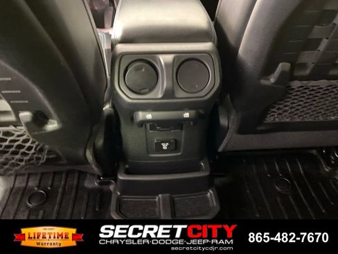 Used 2023 Jeep Wrangler Unlimited Rubicon 4xe w/ Cold Weather Group AWD/4WD image 27