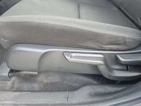 Used 2016 Honda HR-V LX image 10