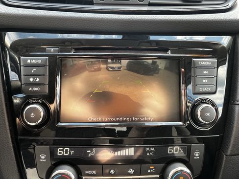Used 2020 Nissan Rogue SV AWD/4WD image 21