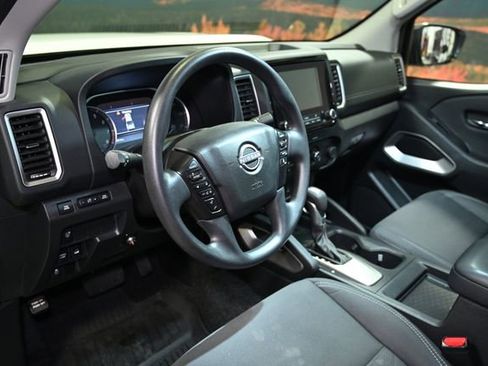 Used 2022 Nissan Frontier SV w/ Technology Package image 28