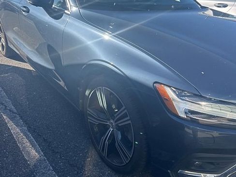 Used 2020 Volvo S60 T6 Inscription image 2