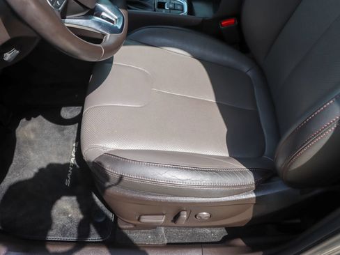 Used 2020 Hyundai Santa Fe SEL w/ Cargo Package FWD image 16