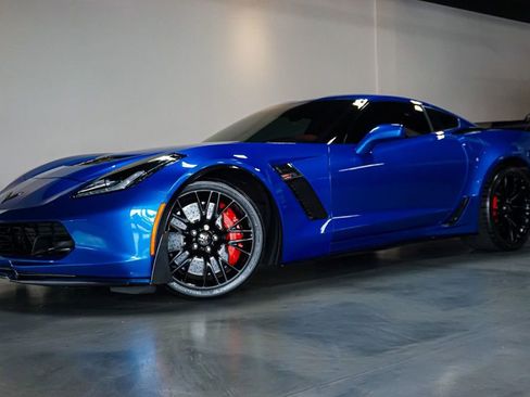Used 2015 Chevrolet Corvette Z06 w/ Z07 Performance Package RWD image 1