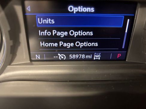 Used 2022 Chevrolet Silverado 1500 LT Trail Boss w/ Bed Protection Package image 17