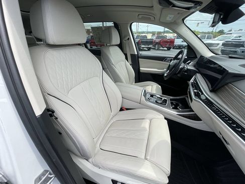 Used 2023 BMW X7 xDrive40i w/ Premium Package AWD/4WD image 28