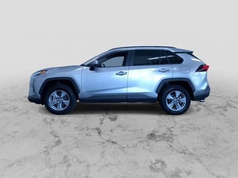 Used 2025 Toyota RAV4 XLE AWD/4WD image 7
