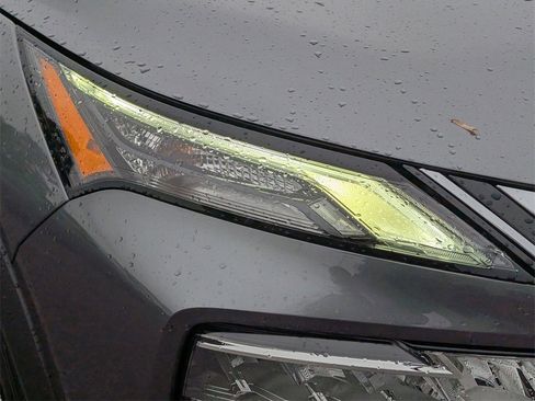 Certified 2023 Nissan Rogue SV image 9