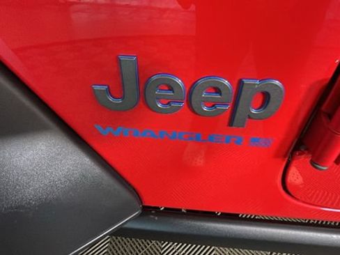 Used 2023 Jeep Wrangler Unlimited w/ Cold Weather Group AWD/4WD image 9