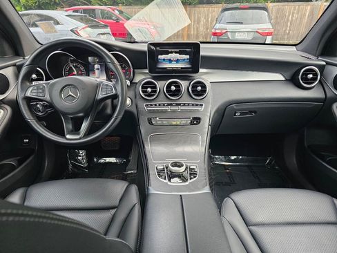 Used 2019 Mercedes-Benz GLC 300 4MATIC image 21