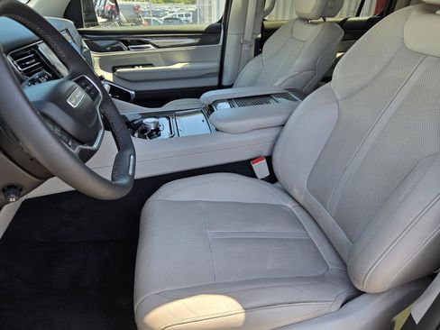 Certified 2022 Jeep Wagoneer Series II w/ Premium Group I RWD image 21