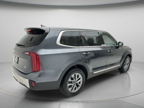 Used 2023 Kia Telluride LX AWD/4WD image 5