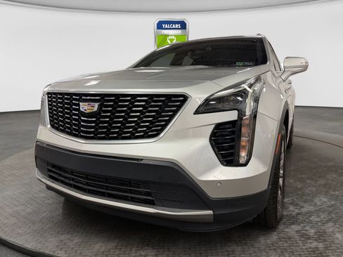 Used 2022 Cadillac XT4 Premium Luxury w/ Safety Alert Package AWD/4WD image 9