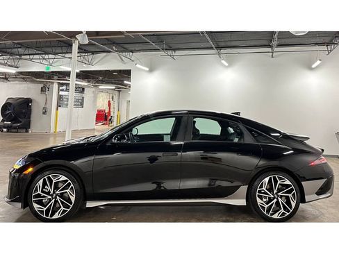 Used 2025 Hyundai Ioniq 6 SEL RWD image 8