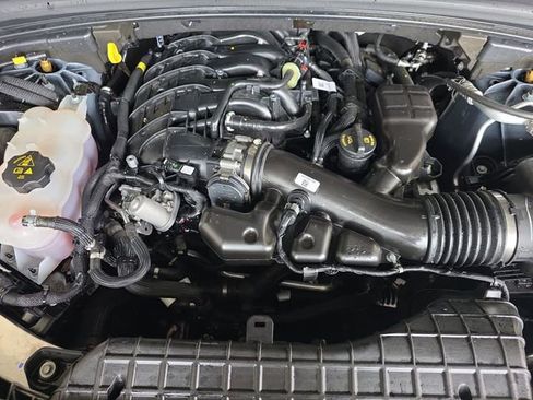 Used 2025 Jeep Grand Cherokee Summit AWD/4WD image 32