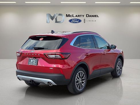 New 2026 Ford Escape SE w/ Class II Trailer Tow Package FWD image 5