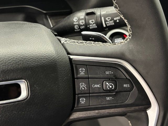 Used 2024 Jeep Grand Cherokee L Limited AWD/4WD image 24
