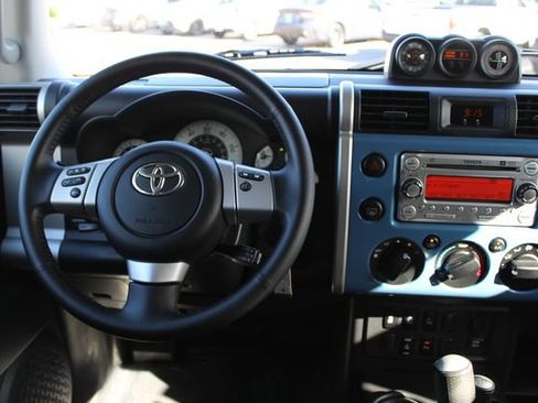 Used 2011 Toyota FJ Cruiser 4WD w/ Upgrade Pkg image 41