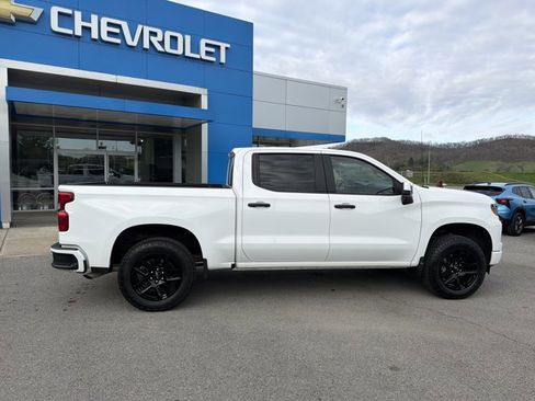 Used 2025 Chevrolet Silverado 1500 Custom AWD/4WD image 3