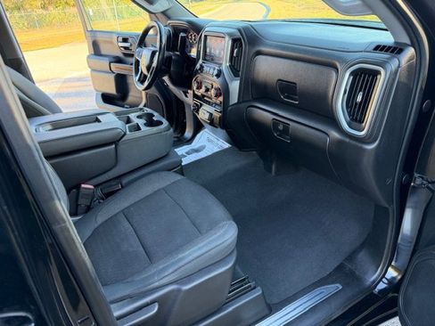Used 2019 Chevrolet Silverado 1500 LT w/ Texas Edition image 15
