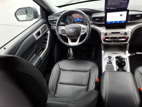 Certified 2023 Ford Explorer XLT w/ Equipment Group 202A image 10