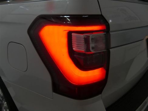 Used 2019 Ford Expedition Platinum AWD/4WD image 15