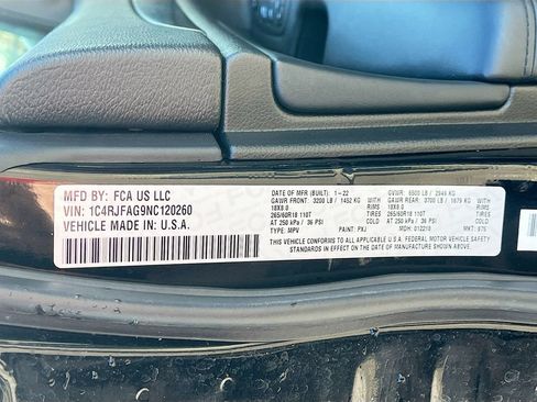 Used 2022 Jeep Grand Cherokee Laredo X AWD/4WD image 31
