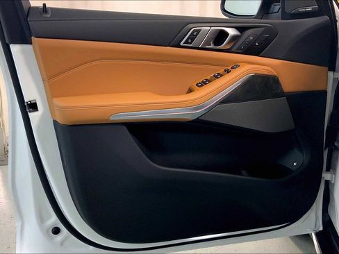 New 2026 BMW X5 xDrive50e image 10