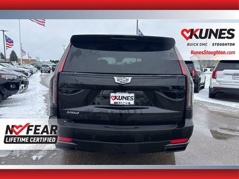 Used 2023 Cadillac Escalade Sport Platinum image 10