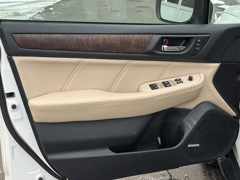 Used 2019 Subaru Outback 3.6R Limited image 11