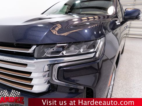 Used 2024 Chevrolet Suburban High Country image 8