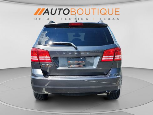 Used 2019 Dodge Journey SE FWD image 4