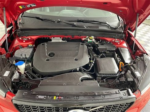 Used 2024 Volvo XC40 B5 Plus w/ Protection Package Premier image 23
