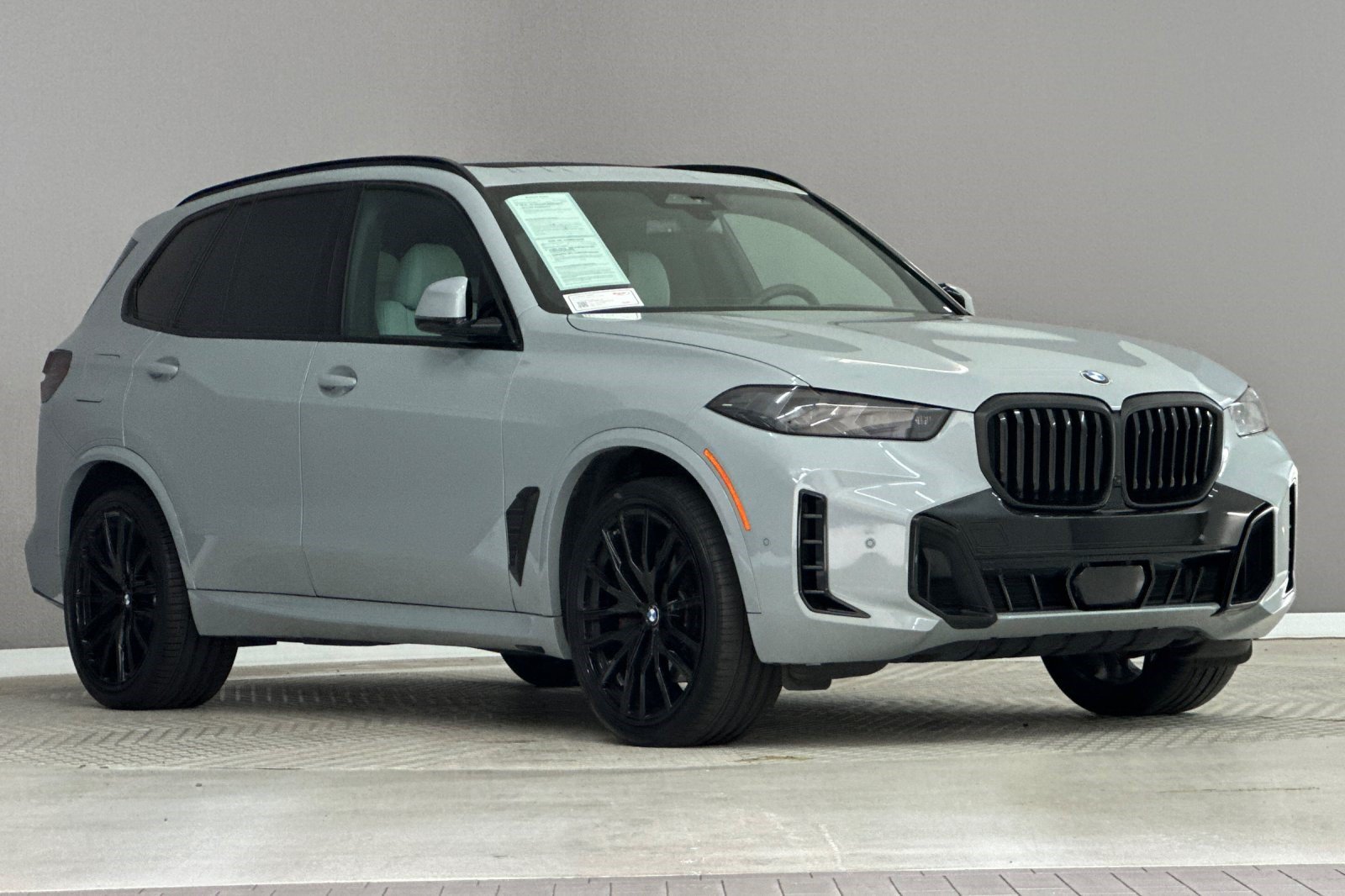 Used 2025 BMW X5 sDrive40i w/ M Sport Package RWD image 6