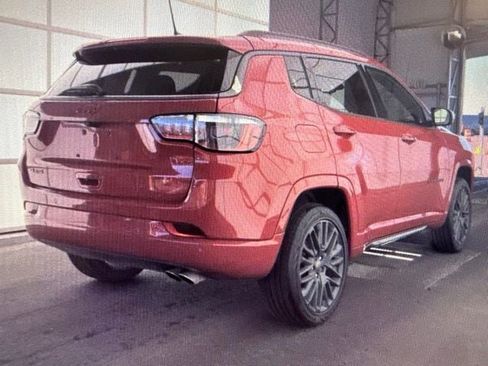 Used 2022 Jeep Compass Limited AWD/4WD image 5
