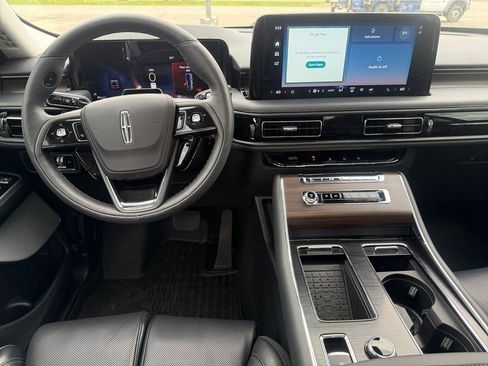 Used 2025 Lincoln Aviator Reserve w/ Equipment Group 201A AWD/4WD image 29