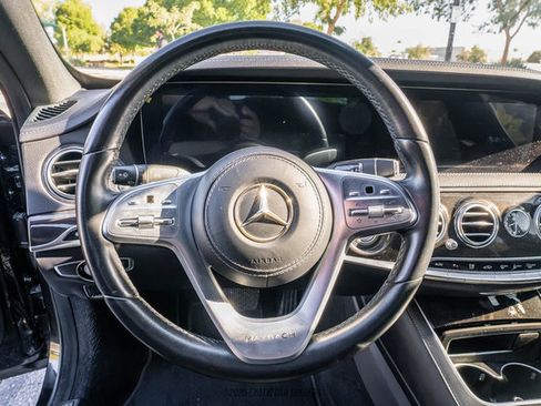 Used 2020 Mercedes-Benz S 560 Sedan image 34