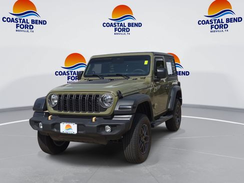 Used 2025 Jeep Wrangler Sport AWD/4WD image 3