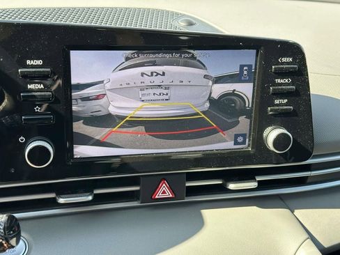 Used 2021 Hyundai Elantra SEL w/ Convenience Package FWD image 19