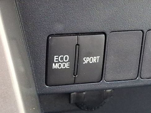 Used 2015 Toyota RAV4 XLE AWD/4WD image 24