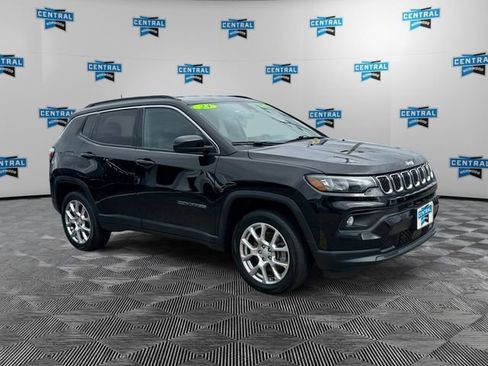 Used 2023 Jeep Compass Latitude AWD/4WD image 8