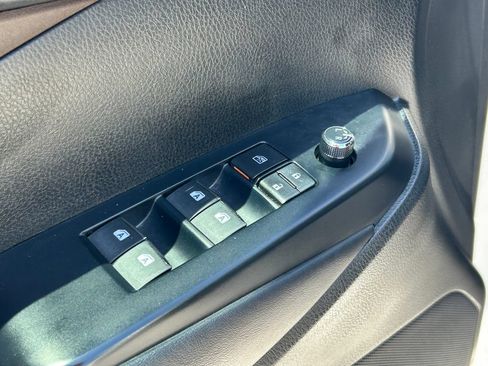 Used 2016 Toyota Highlander Limited FWD image 26