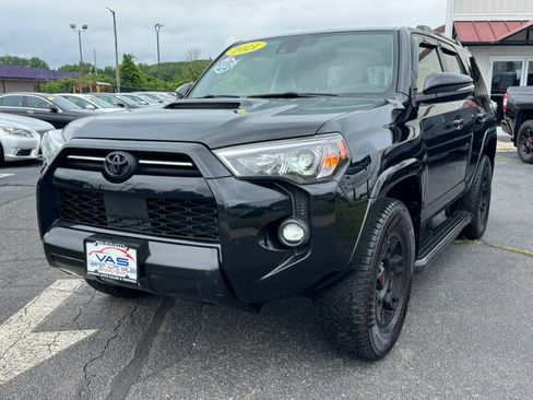 Used 2021 Toyota 4Runner Venture w/ Moonroof Package AWD/4WD image 1