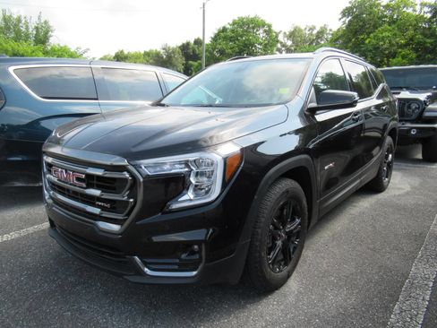 Used 2022 GMC Terrain AT4 w/ Infotainment Package II AWD/4WD image 2