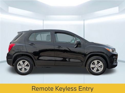 Used 2022 Chevrolet Trax LS image 8