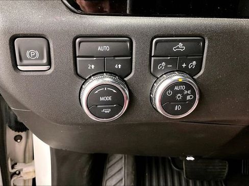 Used 2022 GMC Sierra 1500 Elevation image 35