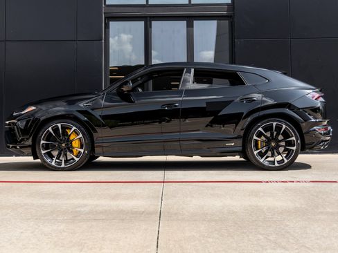 Used 2024 Lamborghini Urus S AWD/4WD image 9