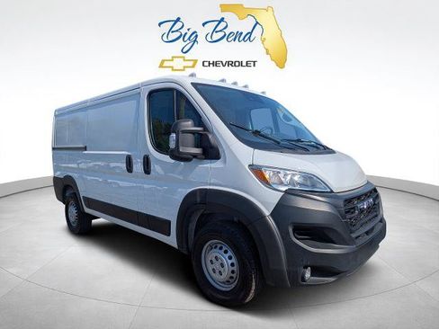Used 2025 RAM ProMaster 2500 w/ Convenience Group FWD image 1