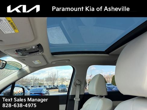 Used 2025 Kia Sorento S w/ Panoramic Sunroof Package image 14