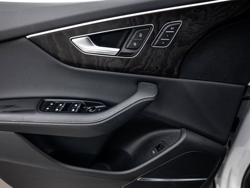 Certified 2023 Audi Q8 Premium Plus w/ Premium Plus Package AWD/4WD image 15