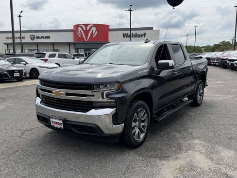 Used 2022 Chevrolet Silverado 1500 LT AWD/4WD image 6